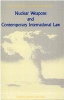 Couverture : Nuclear weapons and contemporary international law