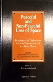 Couverture : Peaceful and non-peaceful uses of space