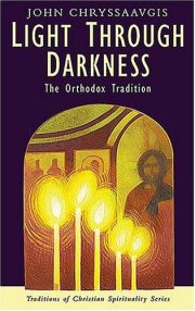 Couverture : Light Through Darkness