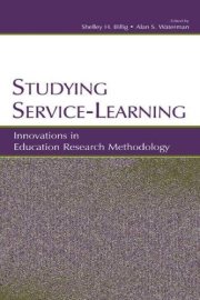 Couverture : Studying Service-Learning