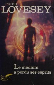 Couverture : Le médium a perdu ses esprits