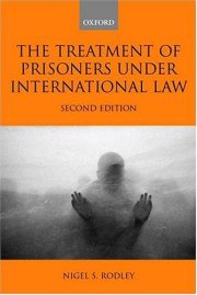 Couverture : The treatment of prisoners under international law