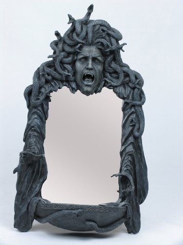 Couverture : The mirror of Medusa